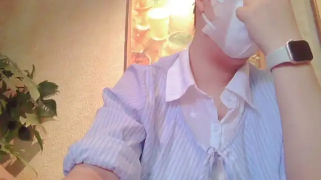 Alisa Hotfeeling online show from May 5, 2026, 1:46 am