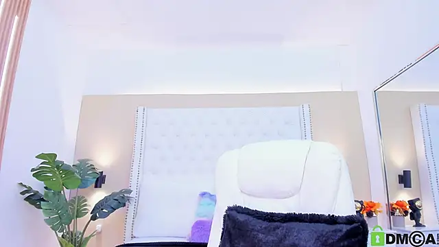 celeste wayne online show from November 17, 2025, 2:01 pm