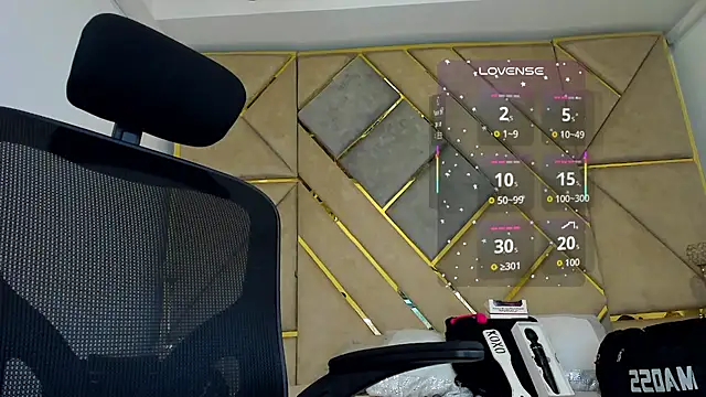 AmberAdams  online show from October 13, 2025, 1:22 pm