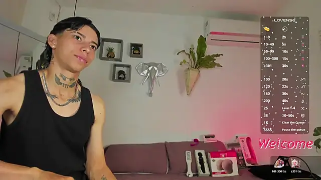 AmberAdams  online show from December 14, 2025, 3:06 pm