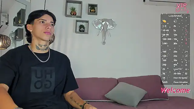 AmberAdams  online show from December 21, 2025, 4:03 pm