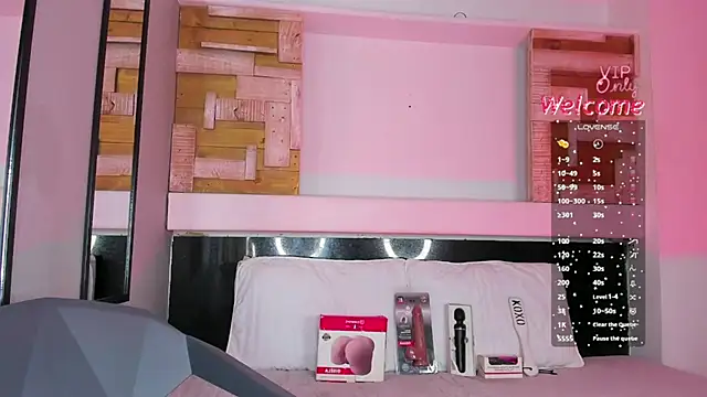 AmberAdams  online show from April 9, 2026, 1:49 pm