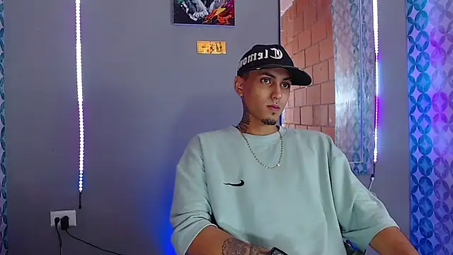 Liam lee online show from April 26, 2026, 8:17 pm