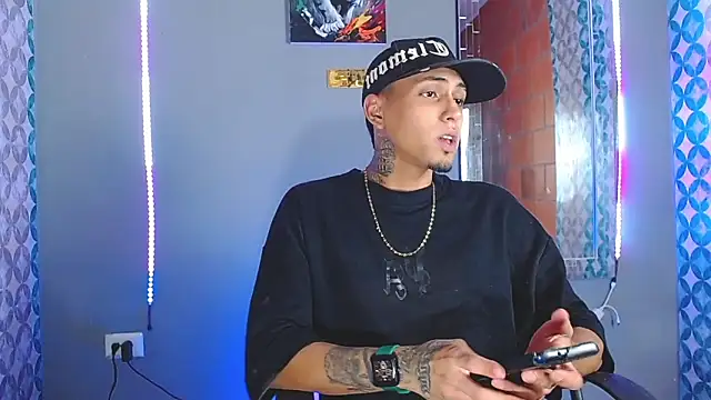 Liam lee online show from April 27, 2026, 11:58 pm