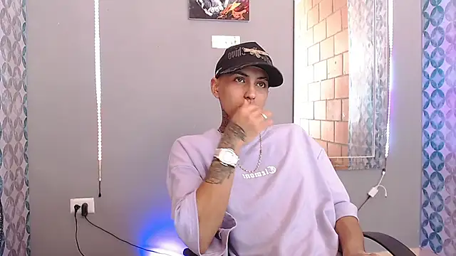 Snapshot of Liam_lee chatting on May 9, 2026, 8:47 pm Liam lee online show from May 9, 2026, 8:47 pm