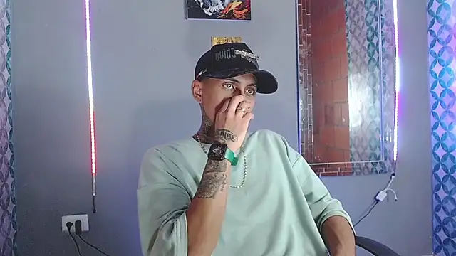 Snapshot of Liam_lee chatting on May 10, 2026, 10:48 pm Liam lee online show from May 10, 2026, 10:48 pm
