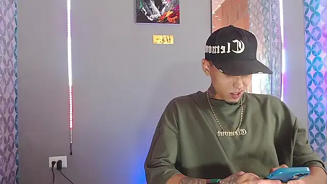 Snapshot of Liam_lee chatting on May 15, 2026, 8:49 pm Liam lee online show from May 15, 2026, 8:49 pm