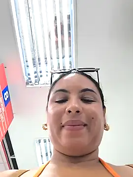 Francesca ferrari online show from December 3, 2024, 10:18 pm