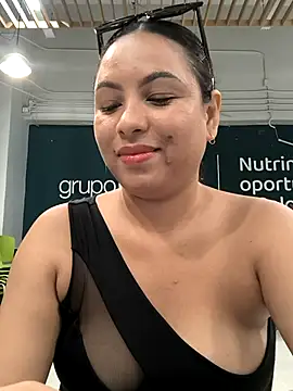 Francesca ferrari online show from March 22, 2025, 5:41 pm