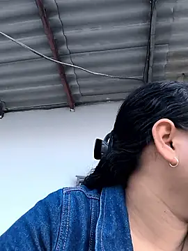 Francesca ferrari online show from March 31, 2026, 11:05 pm