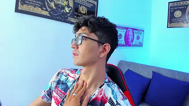 TylerWhite  online show from January 31, 2025, 2:48 am