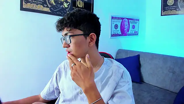 TylerWhite  online show from February 4, 2025, 3:11 am