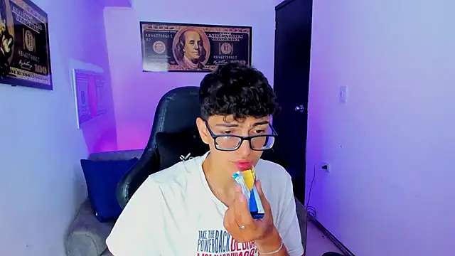 TylerWhite  online show from February 25, 2025, 2:47 am