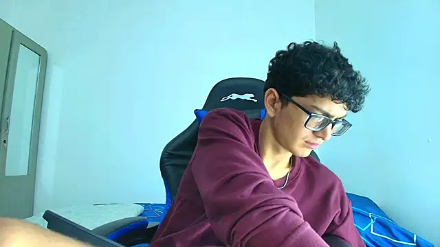 TylerWhite  online show from March 21, 2025, 3:22 am