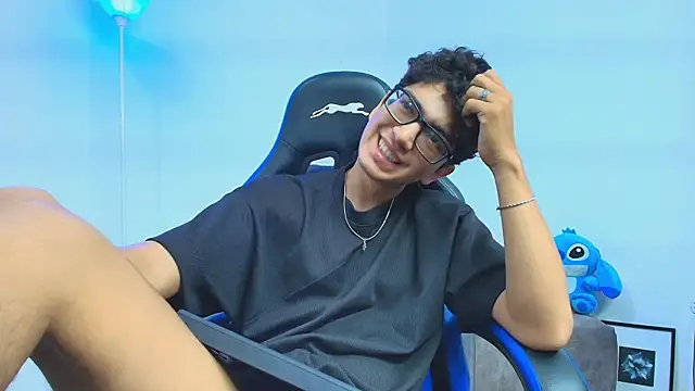 TylerWhite  online show from September 12, 2025, 4:12 am