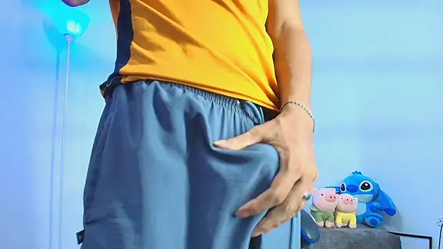 TylerWhite  online show from September 17, 2025, 3:52 am