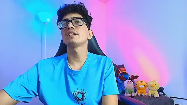 Snapshot of TylerWhite_ chatting on December 20, 2025, 4:19 am TylerWhite online show from December 20, 2025, 4:19 am