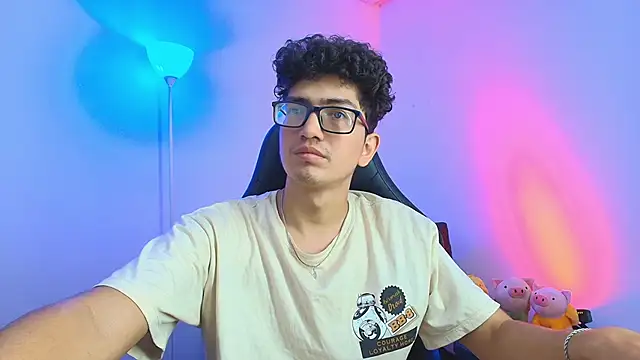 Snapshot of TylerWhite_ chatting on January 6, 2026, 3:32 am TylerWhite online show from January 6, 2026, 3:32 am