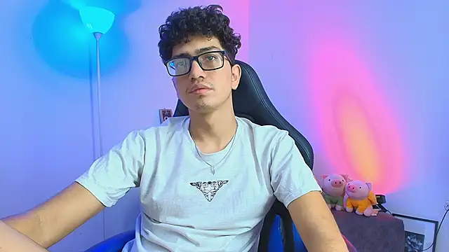 Snapshot of TylerWhite_ chatting on January 7, 2026, 3:53 am TylerWhite online show from January 7, 2026, 3:53 am