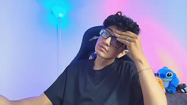 Snapshot of TylerWhite_ chatting on February 2, 2026, 12:59 pm TylerWhite online show from February 2, 2026, 12:59 pm