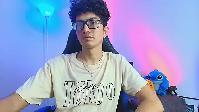 Snapshot of TylerWhite_ chatting on February 3, 2026, 9:47 am TylerWhite online show from February 3, 2026, 9:47 am