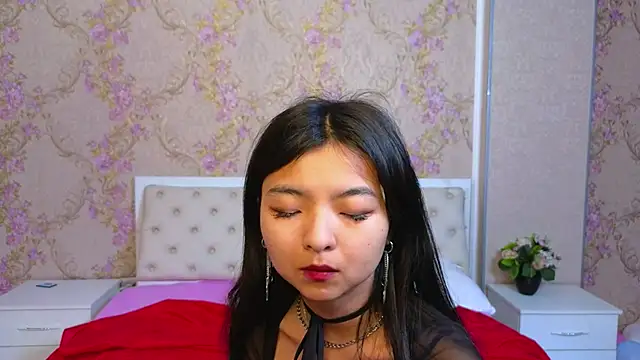 Shy Kira online show from February 4, 2025, 12:44 pm