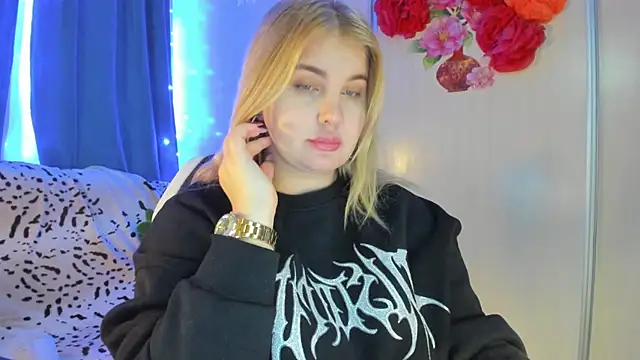 CoraSwon online show from February 10, 2025, 7:36 am