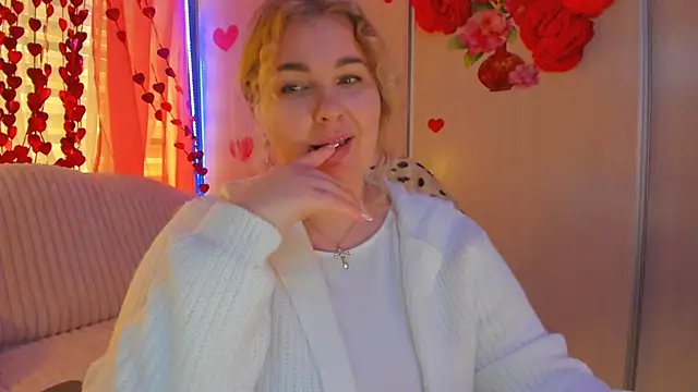 CoraSwon online show from February 23, 2025, 7:11 am