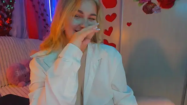 CoraSwon online show from February 23, 2025, 6:45 pm