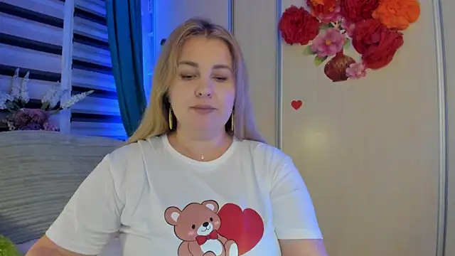 CoraSwon online show from September 27, 2025, 6:13 pm