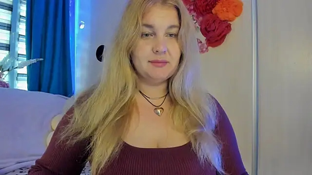 CoraSwon online show from October 15, 2025, 6:46 am