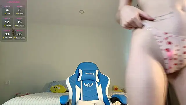 Naomi 52 online show from March 23, 2025, 3:54 am