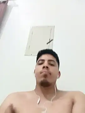 Snapshot of Fiel77 chatting on November 16, 2025, 10:26 pm Fiel77 online show from November 16, 2025, 10:26 pm