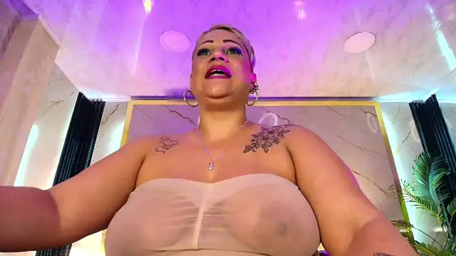 GianellaCox  online show from March 14, 2025, 1:35 pm