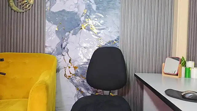 GianellaCox  online show from February 7, 2026, 12:42 pm