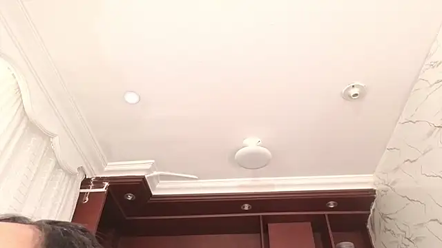 AmberNix online show from November 3, 2025, 1:45 pm