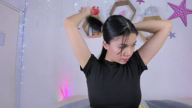 Emiily Parkerr online show from March 6, 2025, 3:02 am