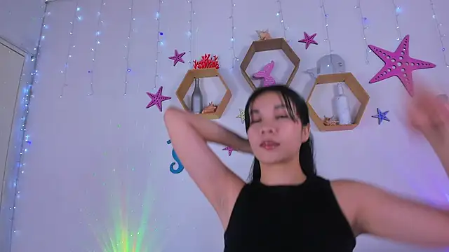 Emiily Parkerr online show from September 17, 2025, 3:19 am