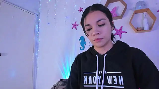 Emiily Parkerr online show from October 11, 2025, 3:28 am