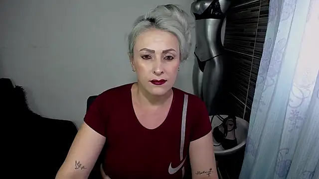 Snapshot of Emma_Rizzoo chatting on May 12, 2026, 8:17 pm Emma Rizzoo online show from May 12, 2026, 8:17 pm