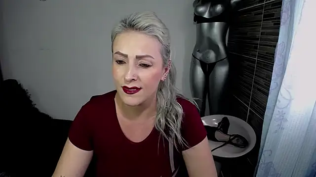 Snapshot of Emma_Rizzoo chatting on May 23, 2026, 7:40 pm Emma Rizzoo online show from May 23, 2026, 7:40 pm
