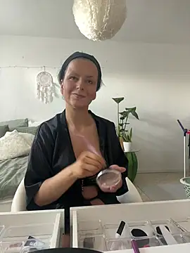 Snapshot of Off__Melonenmandy chatting on February 28, 2026, 8:37 am Off Melonenmandy online show from February 28, 2026, 8:37 am