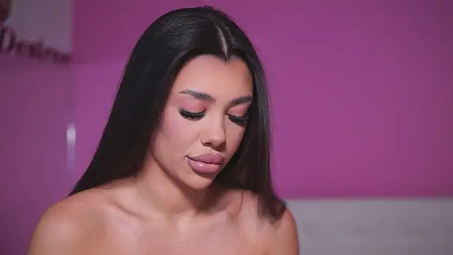 NatyDesiree online show from March 3, 2025, 5:09 am