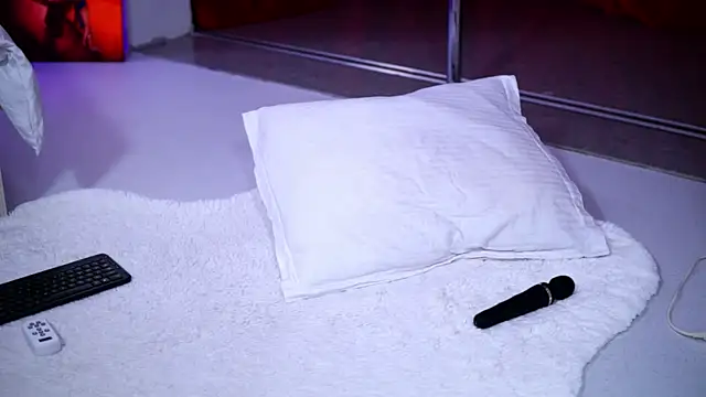 NatyDesiree online show from November 19, 2025, 10:15 am