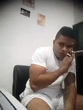 SaucyAffair0 online show from April 23, 2026, 9:06 pm