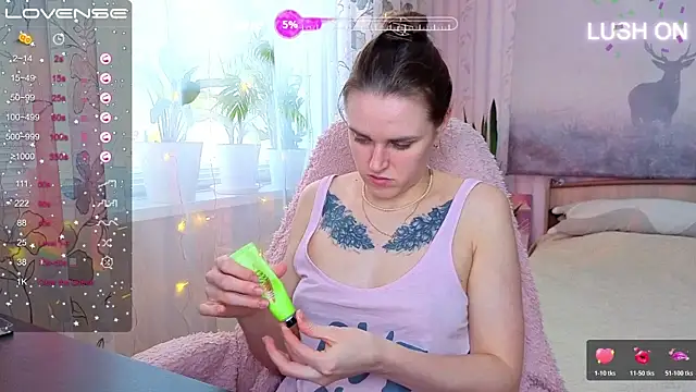 Bella  Swoon online show from April 14, 2026, 6:19 am