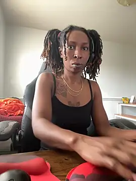 LeyaHoneybuns online show from September 16, 2025, 4:41 pm