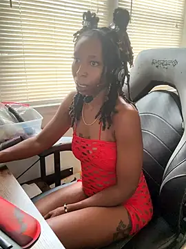 LeyaHoneybuns online show from September 30, 2025, 3:17 pm