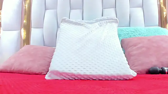 RileySweett online show from October 8, 2025, 11:52 am