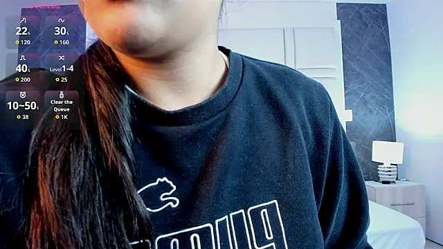 paulina sweett  online show from April 20, 2026, 12:30 pm